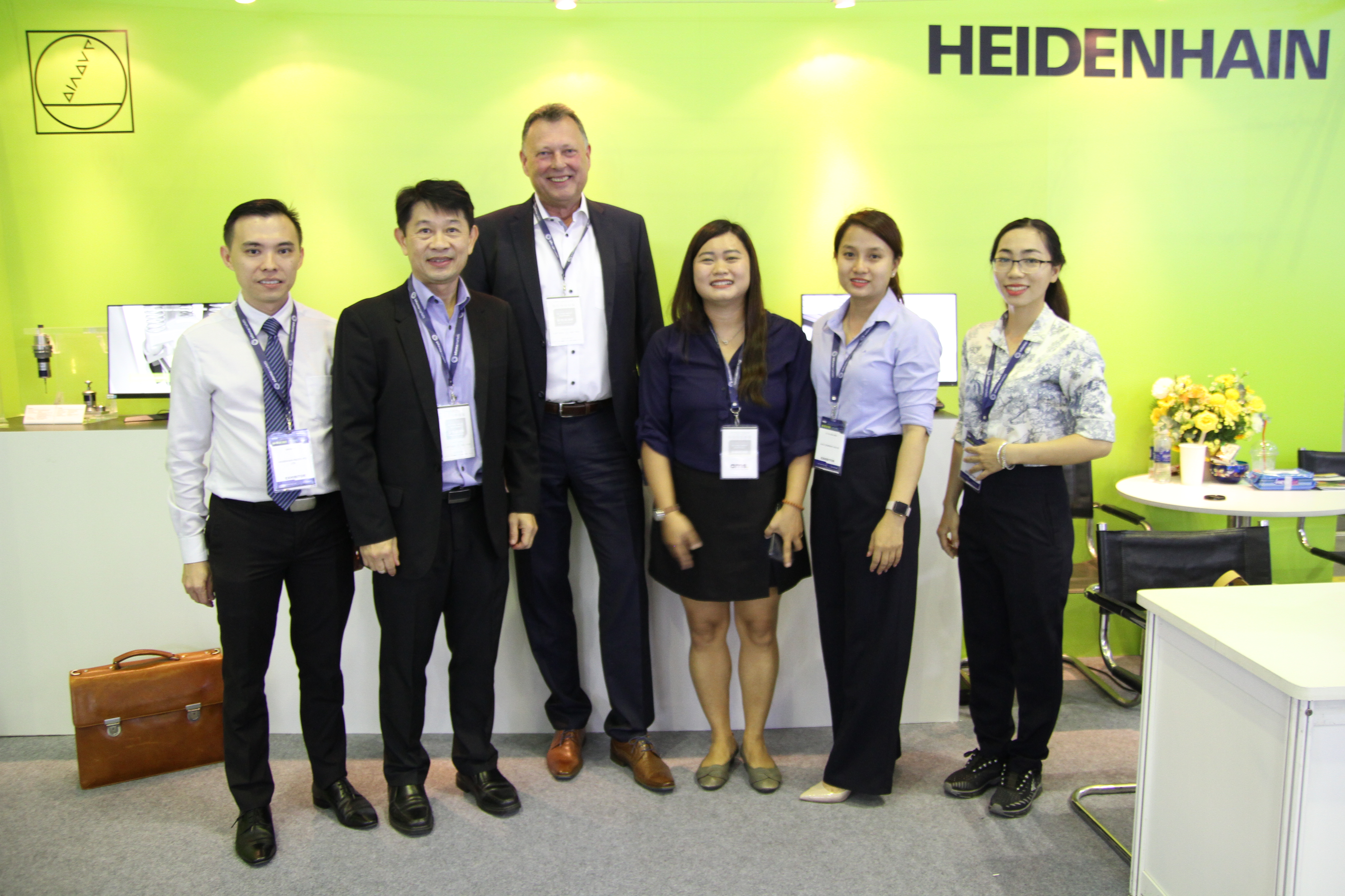 HEIDENHAIN and AMS team at MTA Vietnam 2023 HEIDENHAIN and AMS team at MTA Vietnam 2023